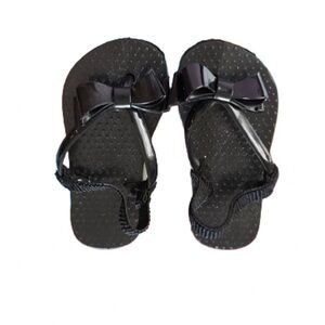 Nicole Miller Toddler 5/6 black adjustable sandals with bow. NWOT